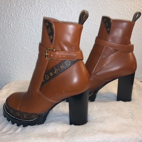 Louis Vuitton - Authenticated Star Trail Ankle Boots - Leather Black for Women, Very Good Condition